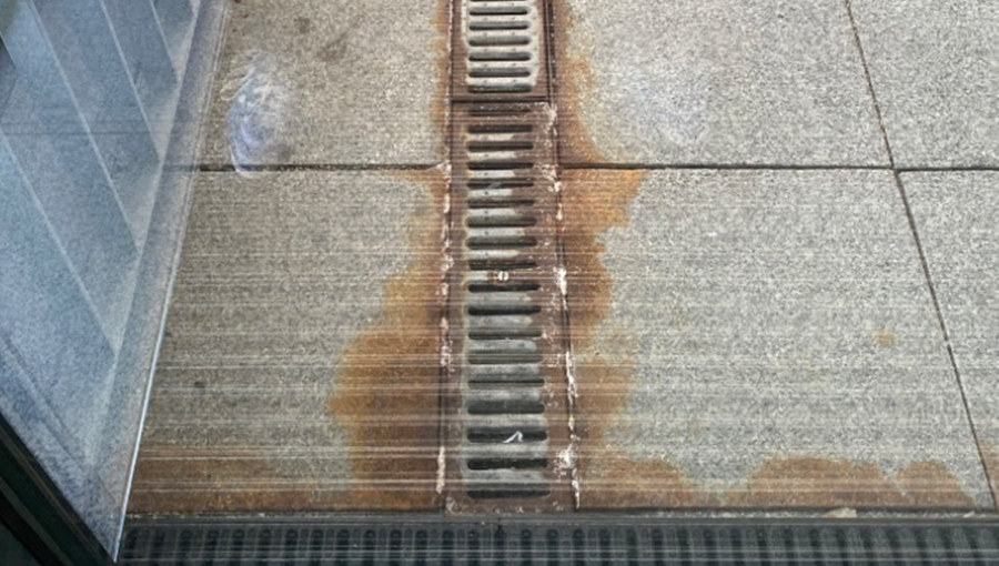 Gutachter für Naturstein, ö.b.u.v. Sachverständiger, Fallbeispiel. Schadensdokumentation